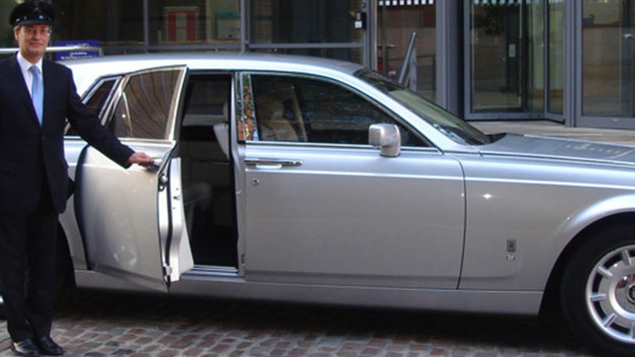 Features Of The Rolls Royce Phantom For Rolls Royce